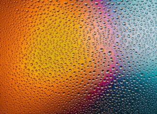 Czy kabinę prysznicową można myć płynem do szyb? Czy kabinę prysznicową można myć płynem do szyb?