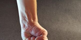 Czy można postawić garaż przy płocie sąsiada? Czy można postawić garaż przy płocie sąsiada?